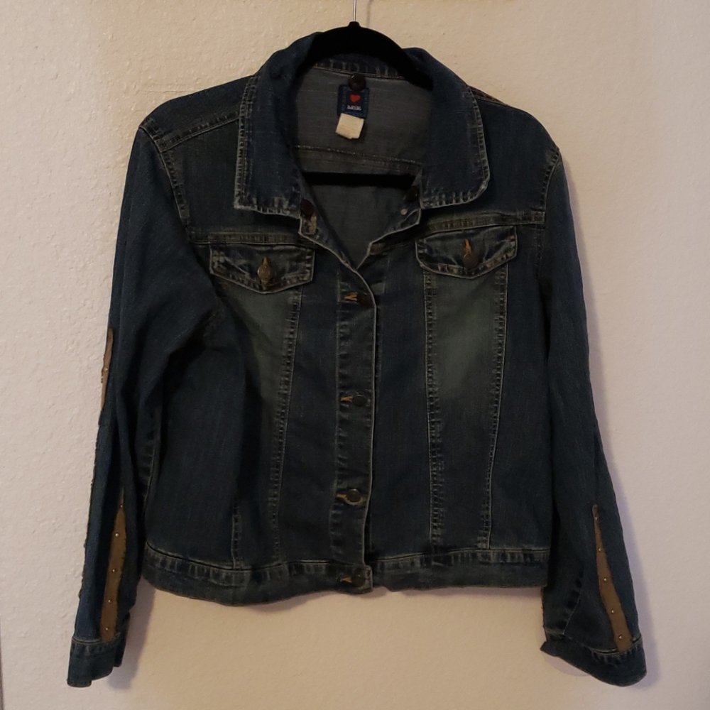 Jean Jacket - Picture 2 of 8